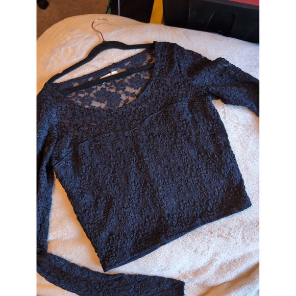 Abercrombie and Fitch large lace crop top Large - Picture 1 of 5